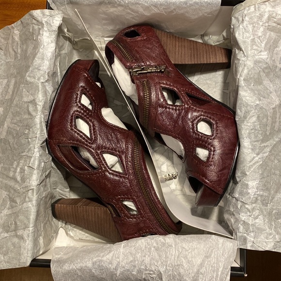 Miss Sixty • “Hailey” Purple Blocked Peep Toe heels - Picture 14 of 14